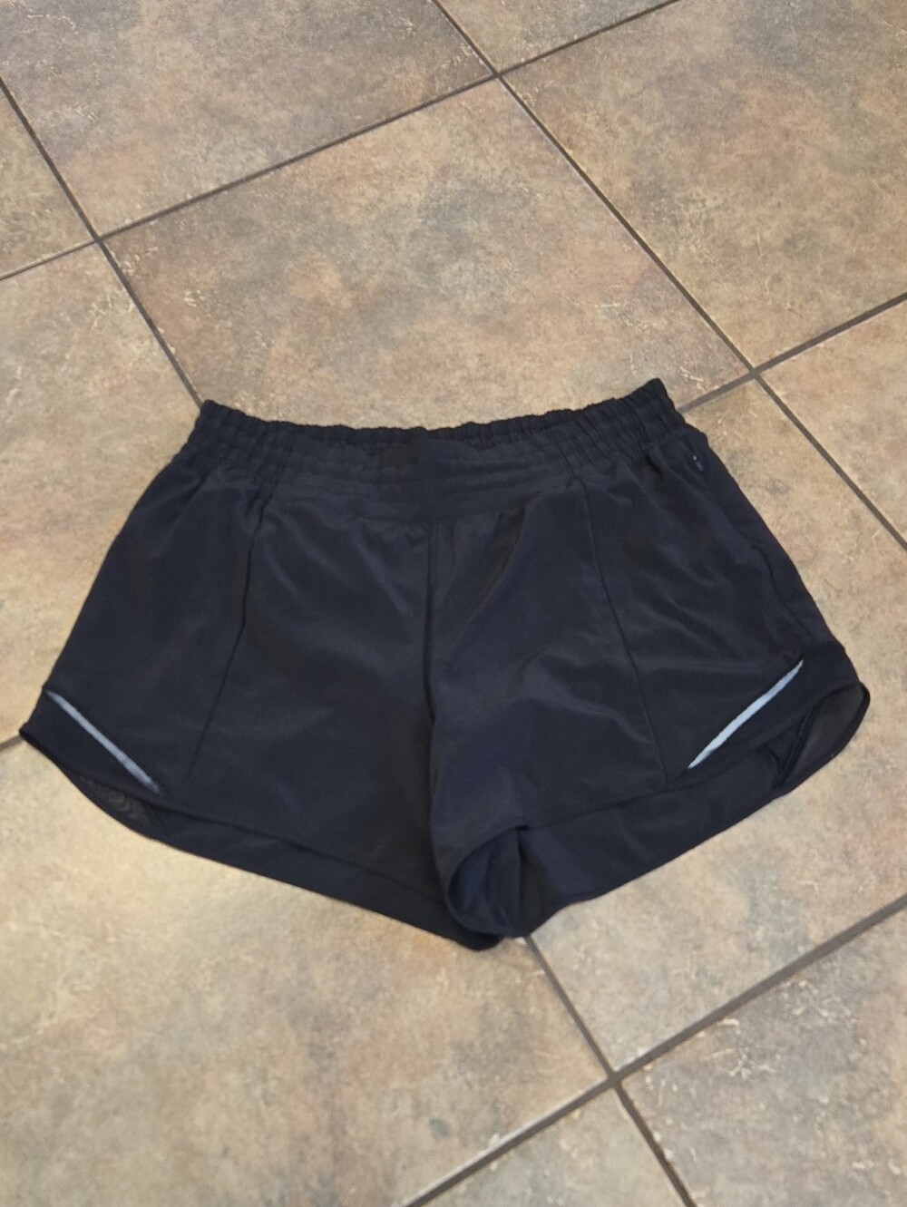 Lululemon Hotty Hot High-Rise Lined Shorts 4" Black Women's Size 14 Reflective